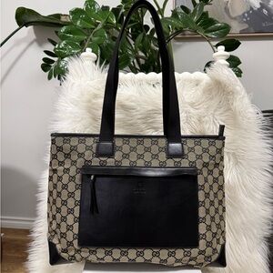 Authentic Gucci Beige GG Supreme Canvas Tote with Black Leather Pocket